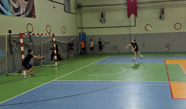 Gençler farklı branşlarda eğitim alıyor