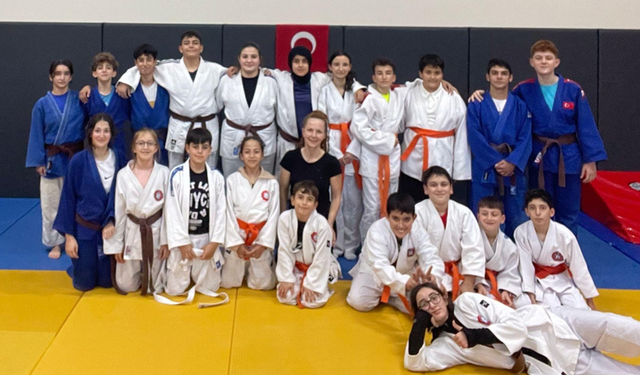 Karapürçekli gençler spor okullarında yeteneklerini geliştiriyor