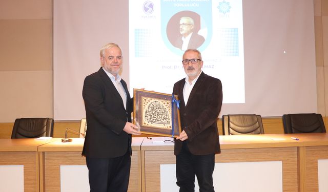 Prof. Dr. Hayati Yılmaz, Eğitim Yolculuğunu SAÜ Öğrencileriyle Paylaştı