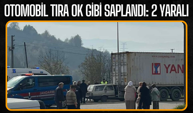 Zonguldak-Düzce Bağlantı Yolunda Tırla Çarpan Otomobilde 2 Kişi Yaralandı