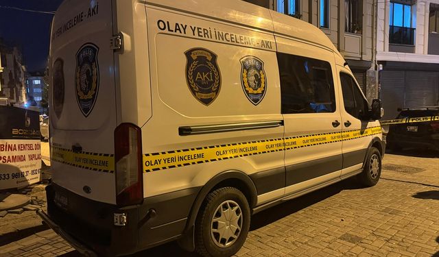 Zeytinburnu'nda iş yerindeki silahlı kavgada 2 kişi öldü, 1 kişi yaralandı