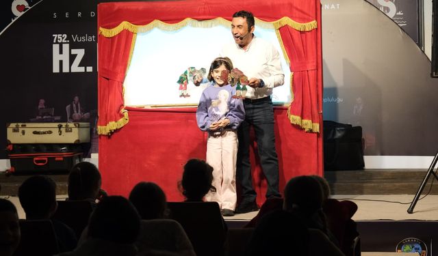 Serdivan’da Karagöz ve Hacivat Çocuklarla Buluştu