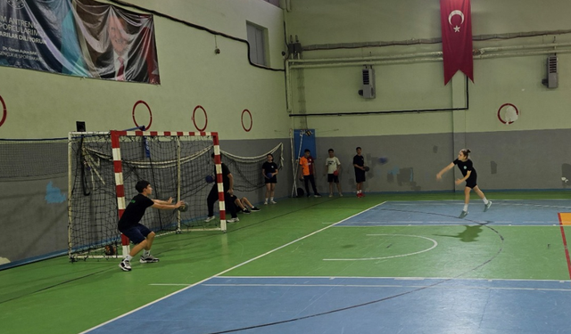 Karasu’da Spor Tesisleri Gençlerle Dolup Taşıyor