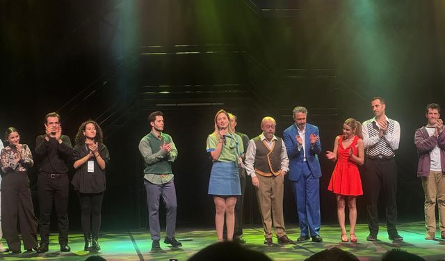 Onur Ünlü'nün filminden uyarladığı 'Güneşin Oğlu' oyunu ilk kez tiyatroseverlerle buluştu