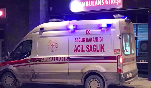 Otobüs ile otomobil çarpıştı: 3 yaralı