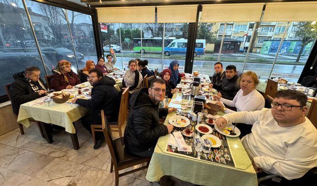 Sakarya Trabzonlular Derneği’nden Özel Bireylere Anlamlı Kahvaltı