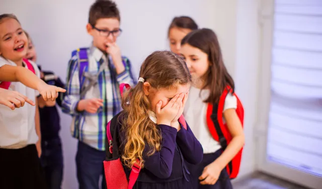 Akran Zorbalığının Kökü Evde Atılıyor