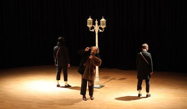 “Carmen” tiyatroseverlerden alkışları topladı