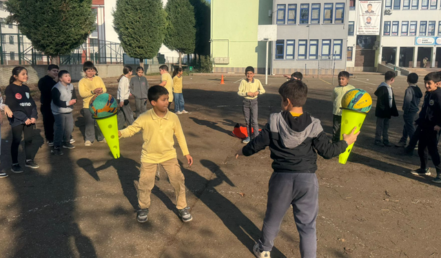 Akyazı’da İlkokullara Yönelik Spor Eğitimleri Sürüyor