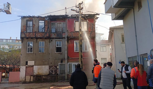 Karamürsel’de Elektrikli Sobadan Yangın