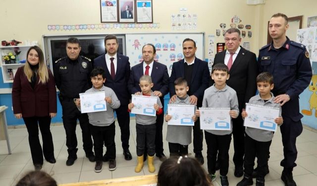 Karasu'da 12 bin öğrenci karne sevinci yaşadı