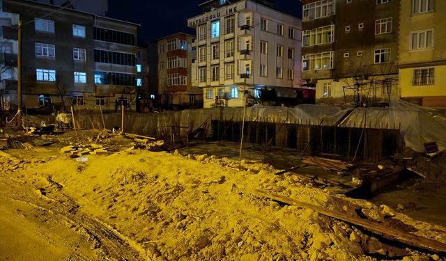 Tekirdağ'da inşaat alanındaki toprak kayması nedeniyle 4 apartman tahliye edildi