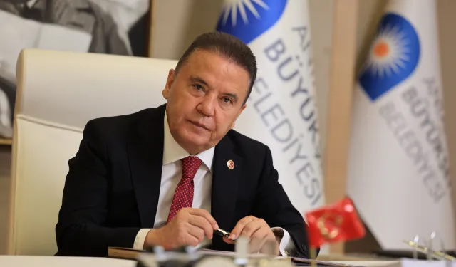 Tutuklu Bulunan Muhittin Böcek Hastaneye Kaldırıldı