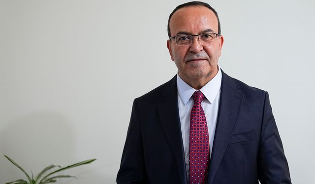 28 Şubat'ta eşinin başörtüsü nedeniyle ihraç edilen emekli albay, yaşadıklarını anlattı: