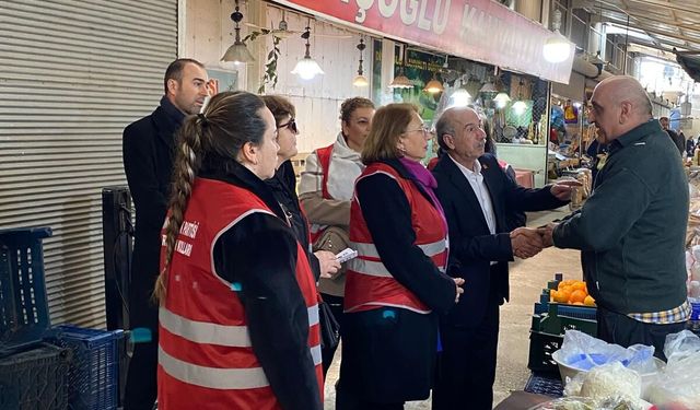 CHP İl Kadın Kolları Akyazı Semt Pazarı’nda