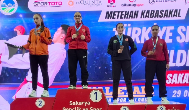 Akyazılı Karatecilerden Büyük Başarı