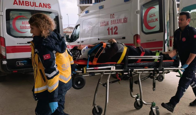 İnegöl’de Cam Silerken 4 Metreden Düştü