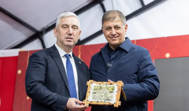 Bergama'nın sofrasında doktor başkanlar buluştu