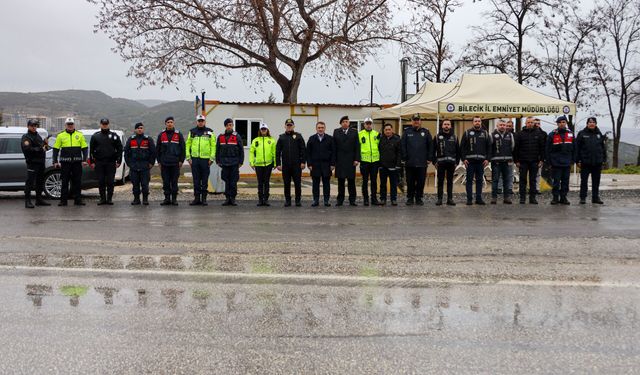 Bilecik Valisi Sözer, kara yollarında görevli personelle bayramlaştı