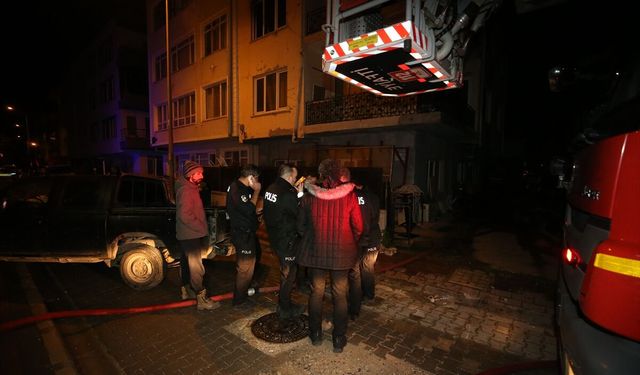 Çanakkale'de yangın çıkan evde hasar oluştu