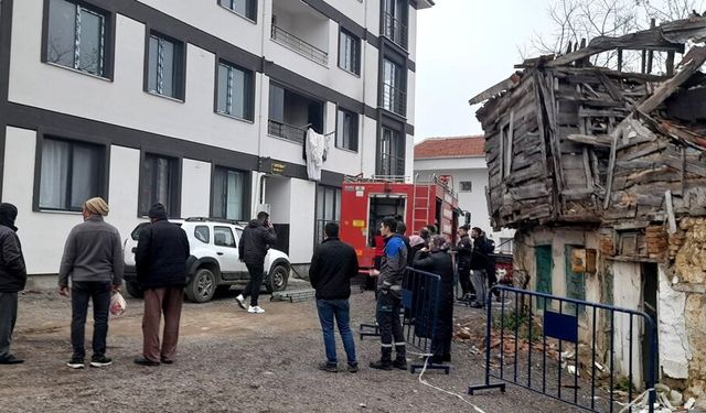 Gelibolu'da apartmanda çıkan yangın söndürüldü