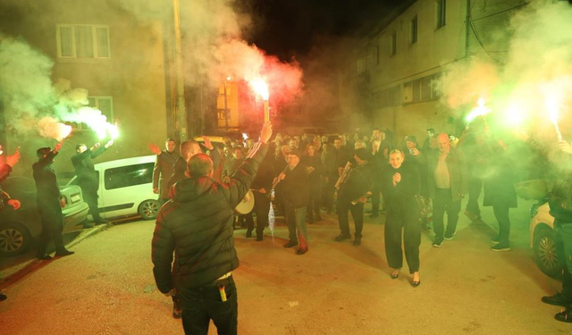Mustafa Bozbey Arnavut Böreği Geleneğinde Vatandaşlarla Sahur Yaptı