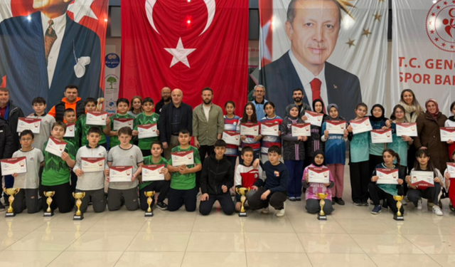 Erenler Gençlik ve Spor İlçe Müdürlüğü Masa Tenisi Turnuvası Tamamlandı