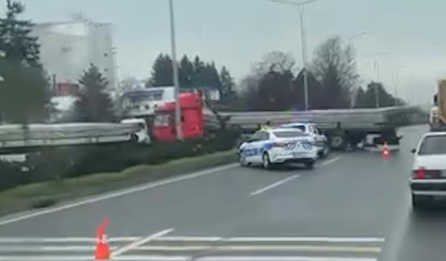 Bolu D-100’de Tır Makasladı: Trafik Uzun Süre Aksadı