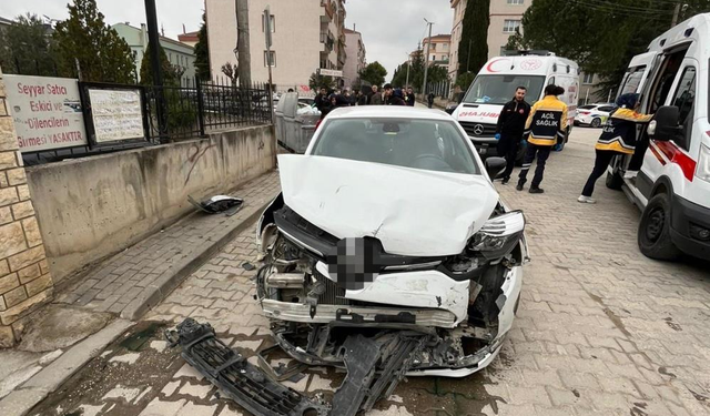 İnegöl’de Kavşakta Kaza: 5 Kişi Yaralandı