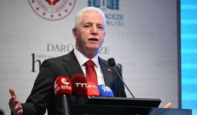 İstanbul Valisi Gül, Darülaceze sakinleriyle bayramlaştı