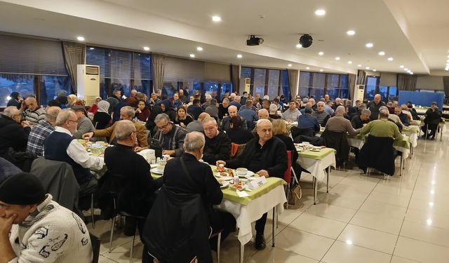 Arifiye Mezunları İftarda Buluştu