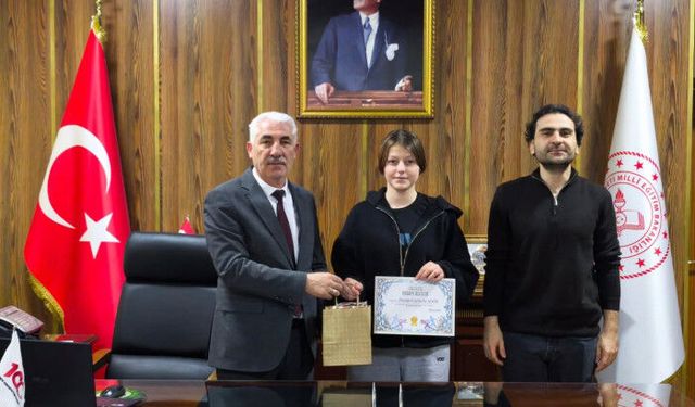 Şampiyon Öğrenciye Anlamlı Ödül