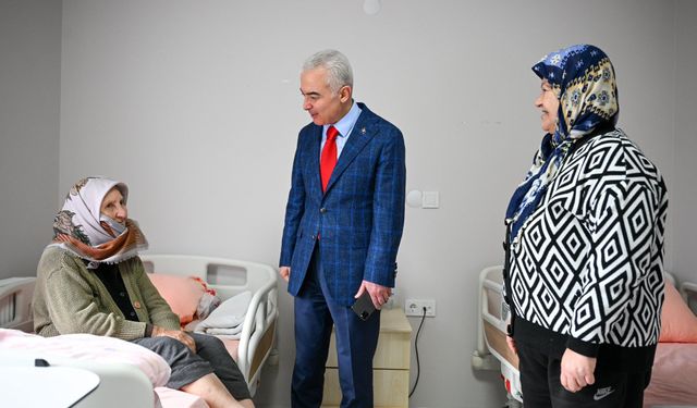 Vali Uğur Turan’dan Huzurevine Ziyaret