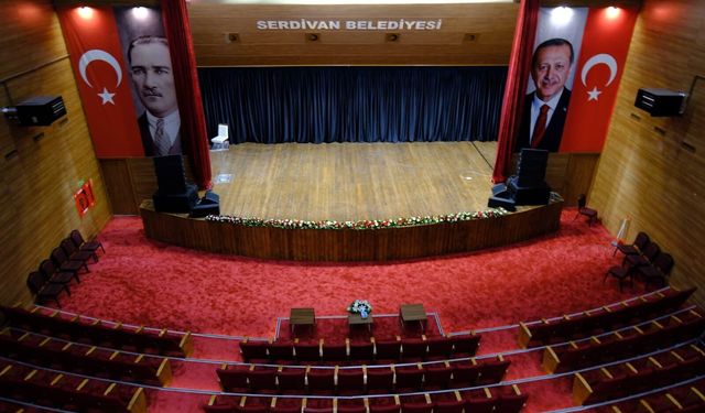 Serdivan Kongre Salonu Yenilenen Yüzüyle Hizmete Hazır