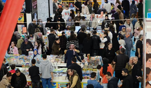 Şehrin Kalbi Kitapla Atıyor