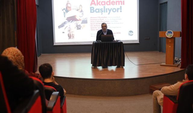 Büyükşehir Akademi’de İlk Ders Mesnevi: “Kendini Bilmenin Rehberi”