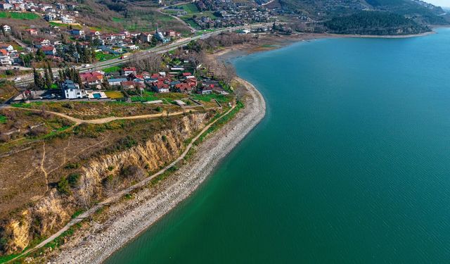 Sapanca Gölü’nün kıyılarında kaçak iskele kaldırma sürecinin ikinci etabı başladı