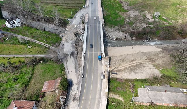 Karapürçek Mesudiye Köprüsü ile geçişler güvenli hale geldi
