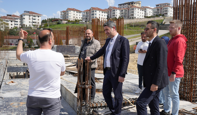 İnşaat sahasında yakından takip