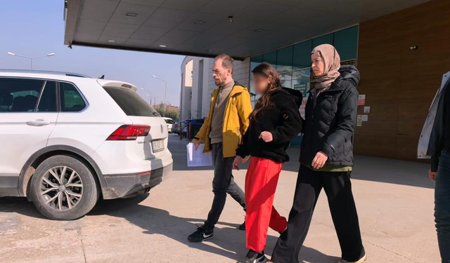 İnegöl’de İki Genç Kız Arasında Bıçaklı Kavga