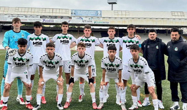 Sakaryaspor U16 Lideri Salladı