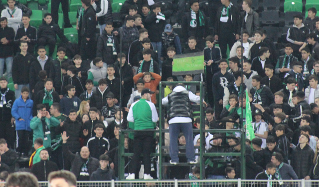 Taraftar Kahroldu! Sakaryaspor Küme Düştü, Tribünler İsyan Etti