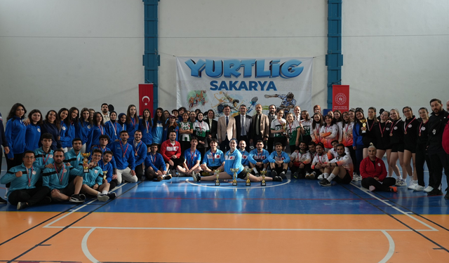 Sakarya’da Badminton Heyecanı