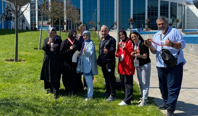 Sakaryalı Karatecilerden Çifte Başarı