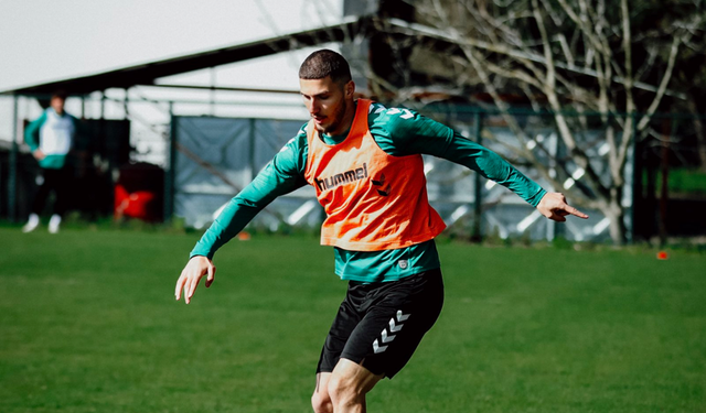 Sakaryaspor Son Kez Sahaya Çıkıyor