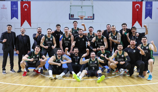 Dev Adamlar Kupaya Kilitlendi!