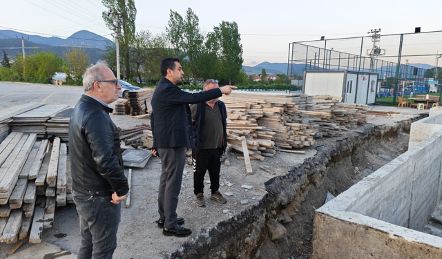 Pamukova'da yapılacak olan spor kompleksi yerinde incelendi