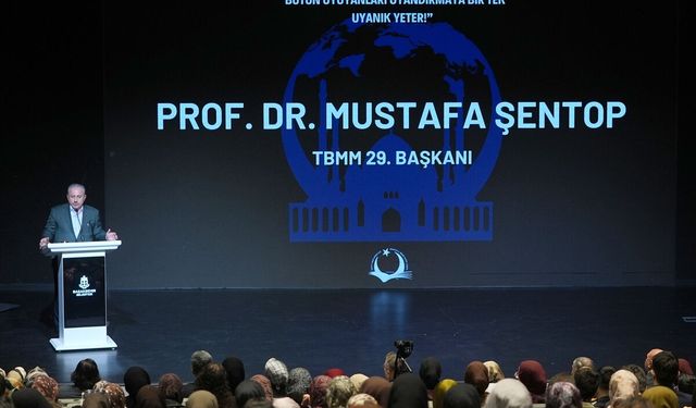 İstanbul'da lise öğrencilerince düzenlenen 'Alem-i İslam Çalıştayı' başladı
