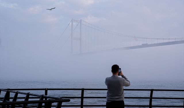 İstanbul'da sabah saatlerinde sis etkili oluyor
