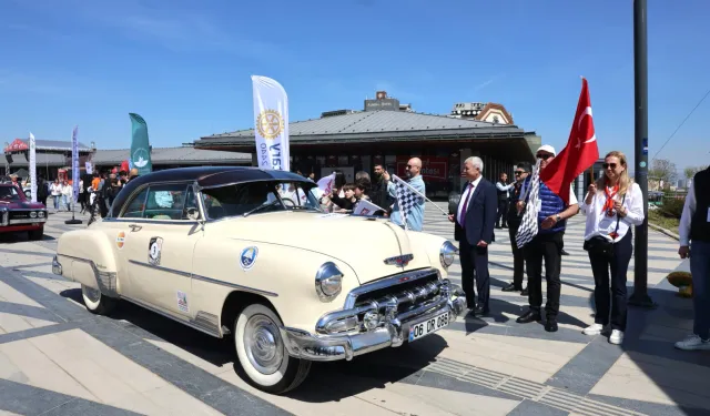 Klasik Otomobil Turu Bursa'yı renklendirdi